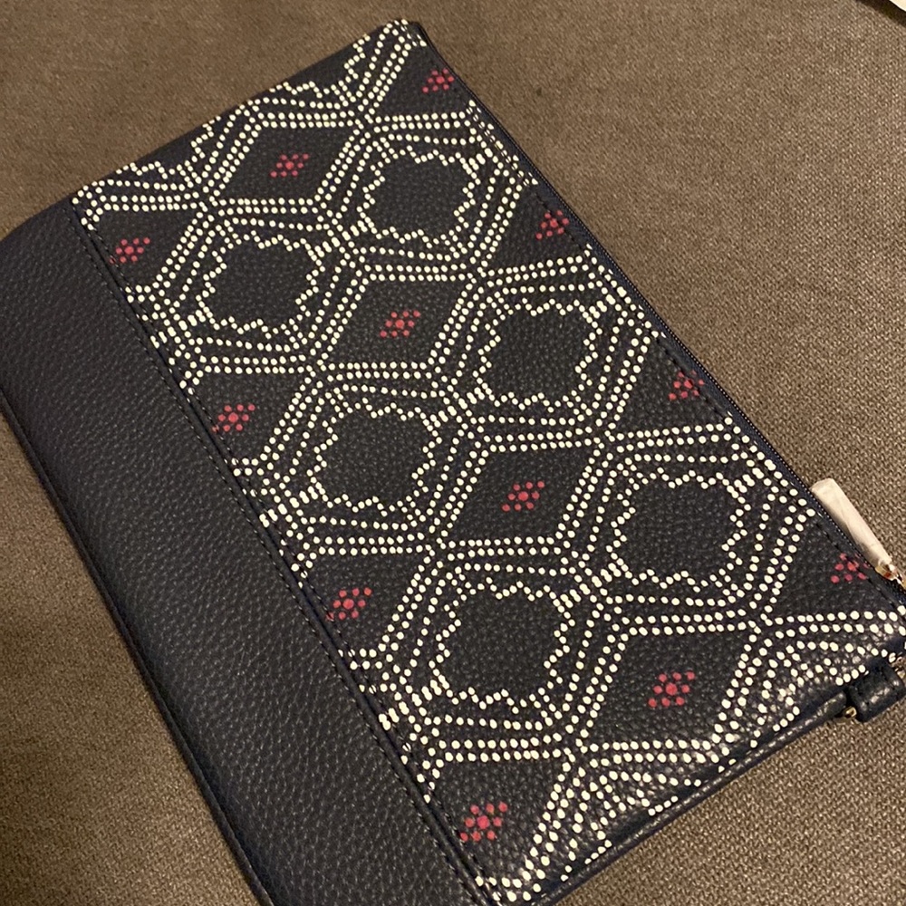 Jewell by Thirty One clutch